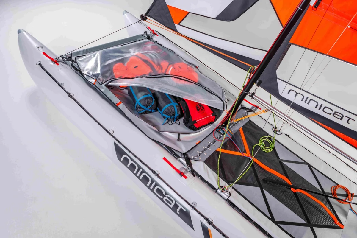 MiniCat 520 Explorer przedni trampolin bagażowy z wodoodporną przestrzenią na ekwipunek