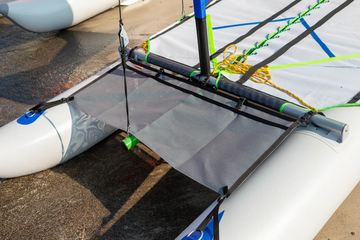 MiniCat Guppy rama trampolina i mocowanie elastycznego masztu